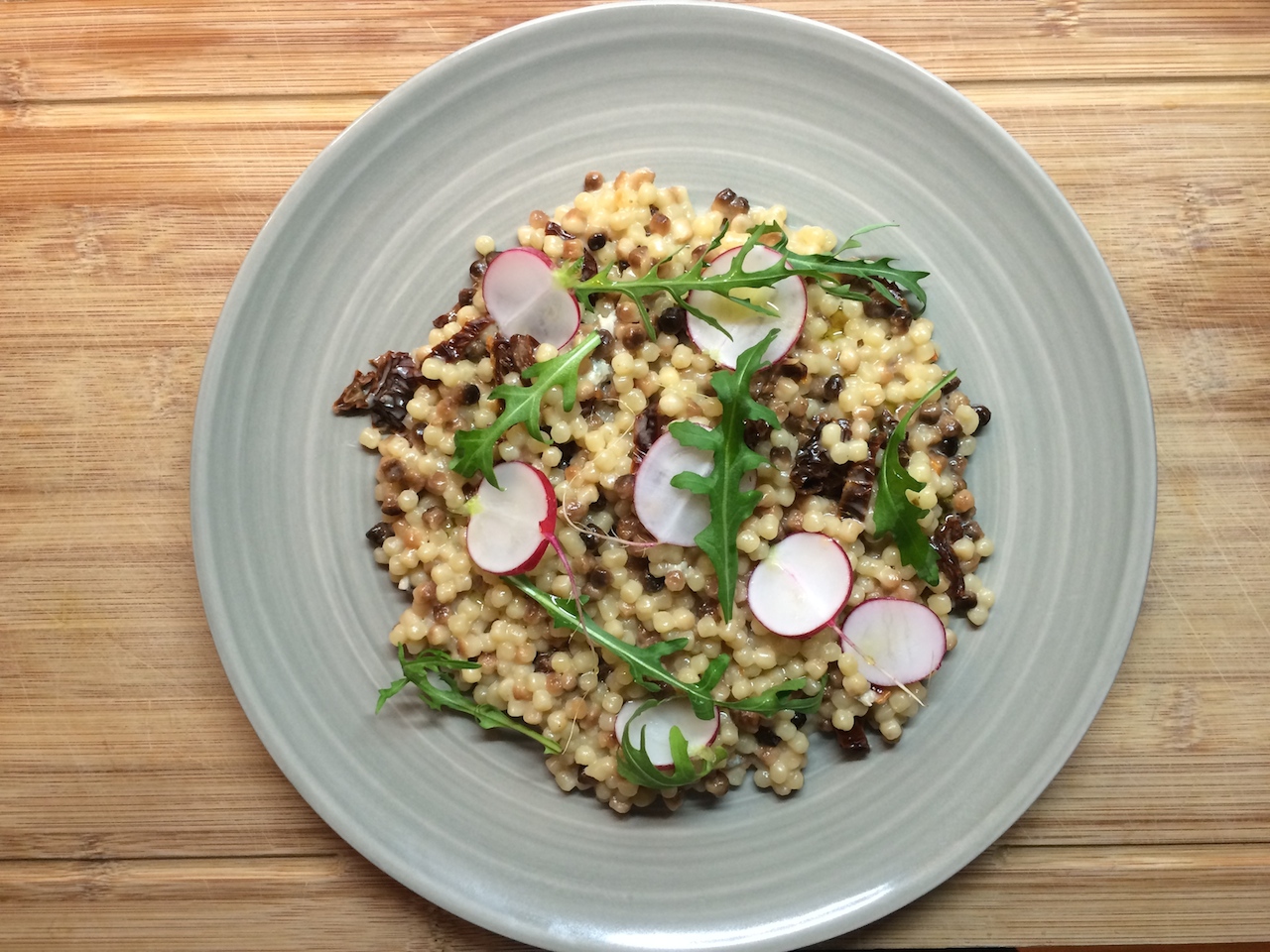 Fregola sarda, gorgonzola dolce a sušená rajčata