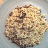 Fregola sarda, gorgonzola dolce a sušená rajčata